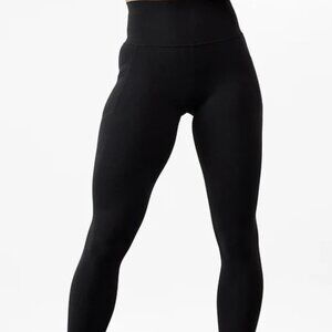 Athleta Salutation Stash Legging